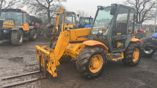 JCB 526 Loadall telehandler, 8064 hours, N reg