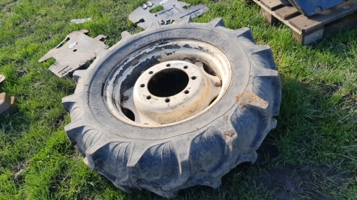 Taurus Special front tractor wheel with rim 12.4R 24 8-studs