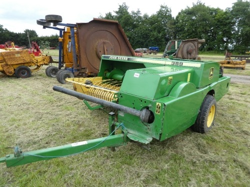 John Deere 359 baler 1992