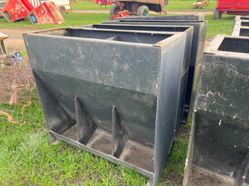 4 plastic pig feed hoppers