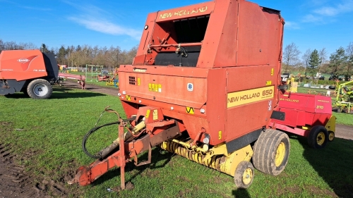 New Holland 650 round baler c/w control box