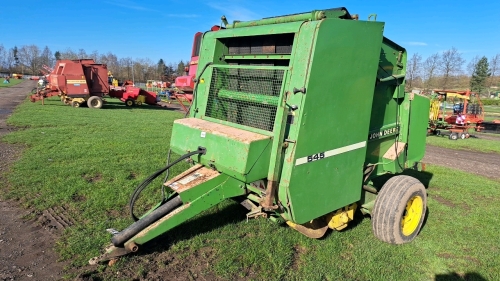 John Deere 545 round baler, net wrap