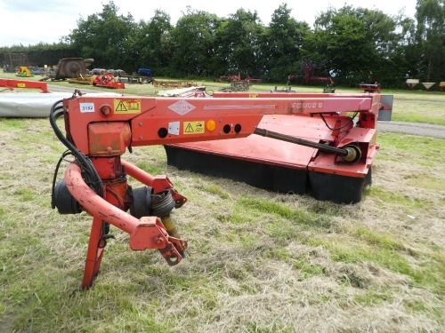 Kuhn 302 10ft trailer mower conditioner