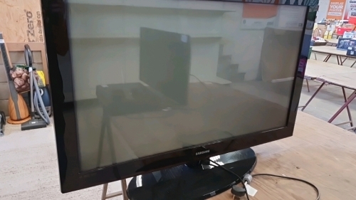 Samsung 42' plasma TV