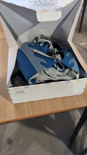Osprey Talon 4 waist pack & Shimano size EU 44/UK 9 cycling shoes