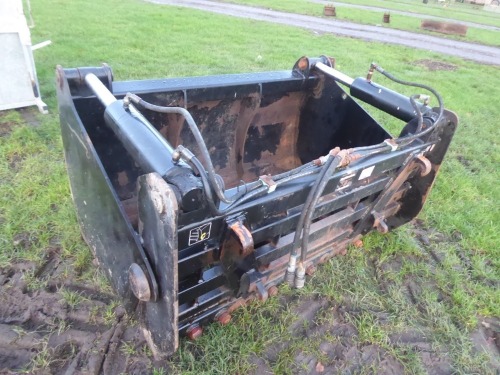 ALO feed bucket silage shear grab, Euro brackets