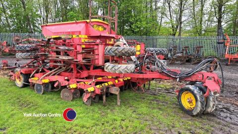 Vaderstad Rapid 4m drill with markers, pre emergence markers, tramlining and wheel packer, control box and manual in office