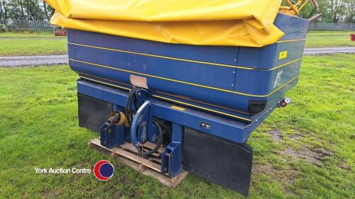 KRM M2 fertiliser spreader c/w control box, gwo, control box in office