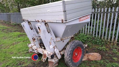 Reekie potato planter