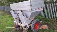 Reekie potato planter