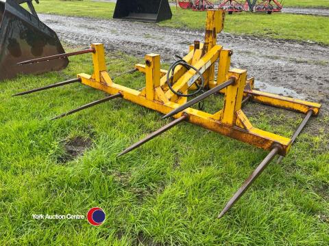 Four round bale tractor bale spike