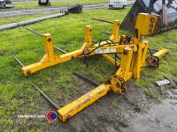 Four round bale tractor bale spike - 4