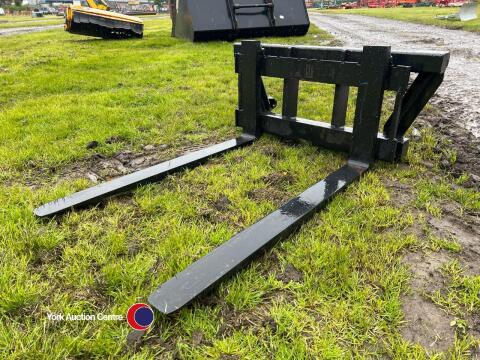 Pair of pallet forks c/w Euro brackets