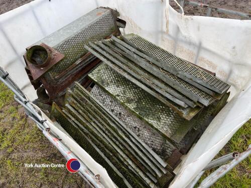 Pallet of grain ducting