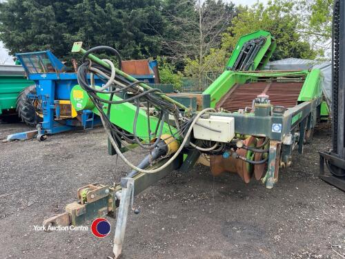 Reekie Dominant 3000 potato harvester, wheel drive