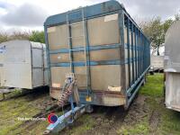 JPM 30ft livestock trailer, 2 doors, high speed axles, air and oil brakes, tested every year, 2013 - 2