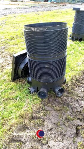 Inspection chamber and manhole cover
