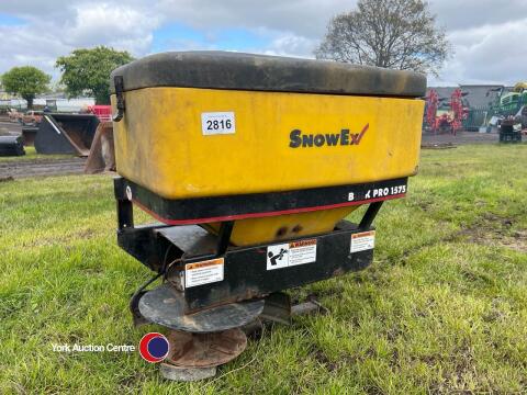 Snowex Bulk Pro 1575. Not working and not used for a couple of years. Controls and wiring included.