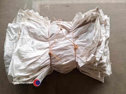 100 x used hessian bags, ideal for shavings