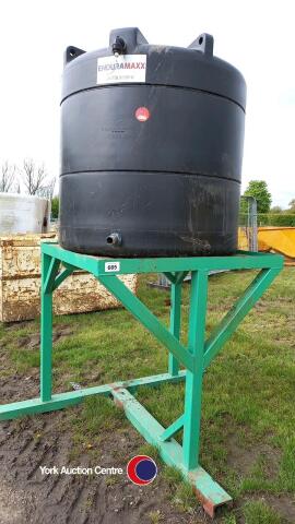 1250ltr water tank and stand