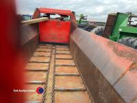 K2 Duo 1000 rear discharge spreader with slurry door - 6