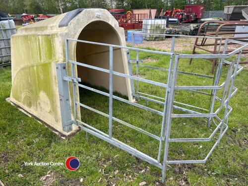 Calf hutch