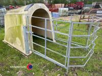 Calf hutch