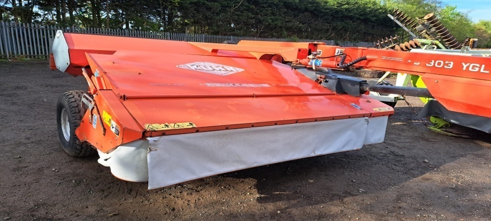 Kuhn FC303YGL trailed mower conditioner | York Machinery Sale ...