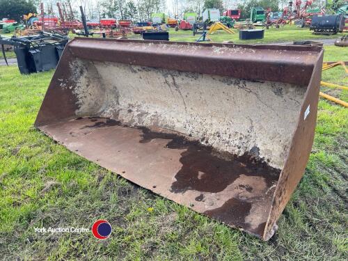 JCB bucket, Q-fit brackets