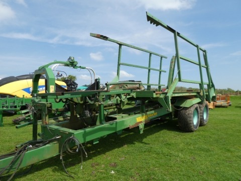 Walton Eclipse 5668 tandem axle big bale chaser, 550/60R22.5 tyres, hydraulic side arms, flotation tyres, controlled traffic compliant, approx 16 x 120/70, tips and picks up