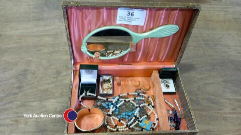 Tray of mostly boxed vintage jewellery ( some costume)