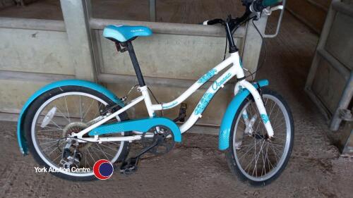 Oceana Apollo girls bike