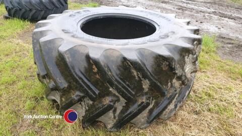 800/65R32 tyre