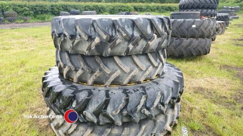 JD row crops 320/90R32, 13.6R48