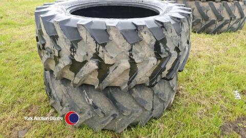 2x 540/65R34 tyres