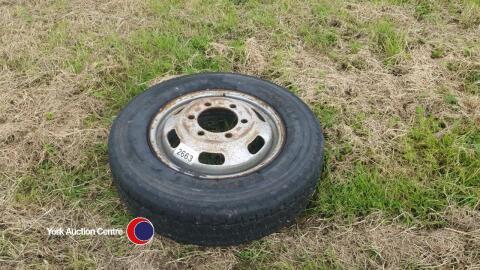 Iveco Daily spare wheel with Pirelli 195/75 R16C 107/105 R tyre (good tread depth)