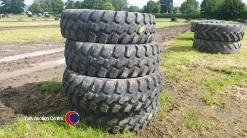 4x Goodyear 440/80R28 Block pattern tyres - good