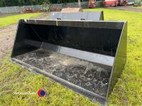 Manitou bucket
