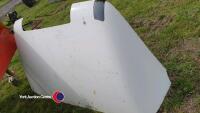 Roof windbreaker for 7.5T lorry