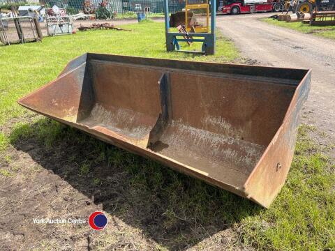 7ft soil bucket with Euro attachments
