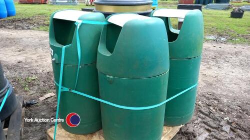 4 x commercial litter bins