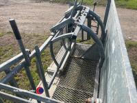 Bateman sheep turnover crate - 5
