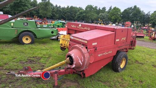 NH 370 conventional baler