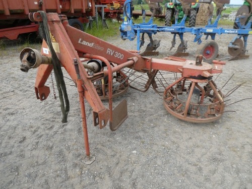 Landmec RV 300 hay turner