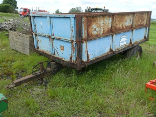 Weeks 3T tipping trailer c/w extension sides, contents of trailer can be emptied on farm 
