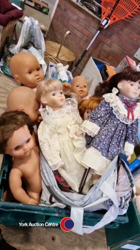 Box of dolls including collectable dolls, Tiny Tears and Tiny Timmy and vintage porcelain dolls