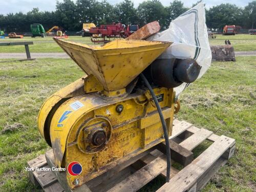 Bamford OC1 corn rolling mill with single phase motor