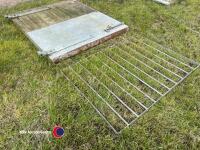 Stable door with grille - 4