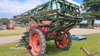 Trailed crop sprayer hydraulic booms - 3