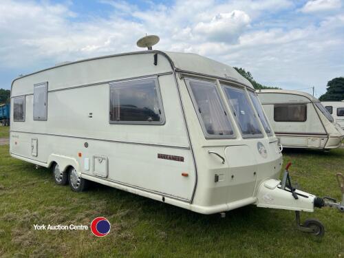 2000 Buccaneer Cruiser twin axle 4 berth caravan, nice condition, every thing works, no fridge, key in office